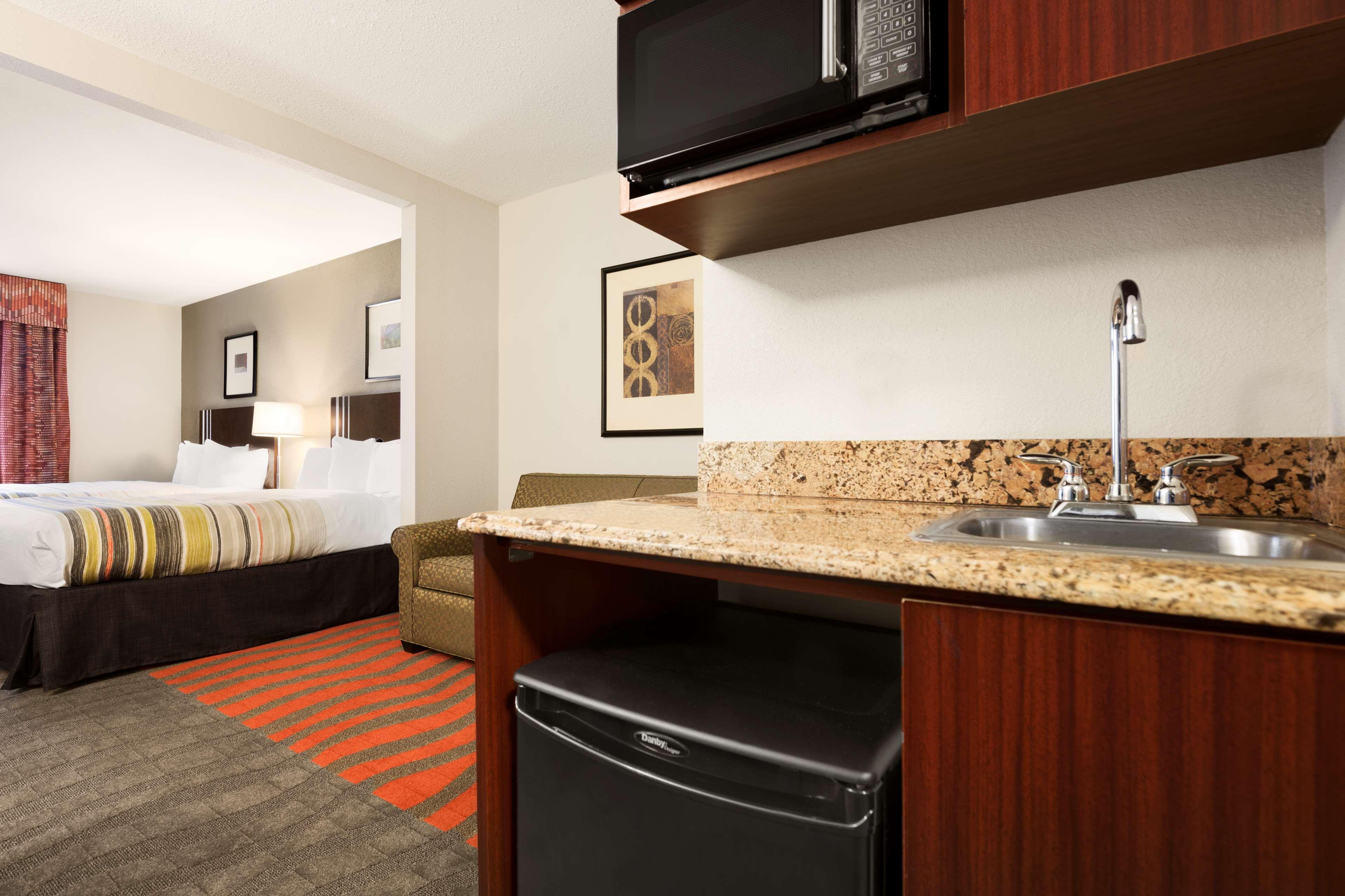 Country Inn & Suites By Radisson, Dearborn, Mi Exterior photo