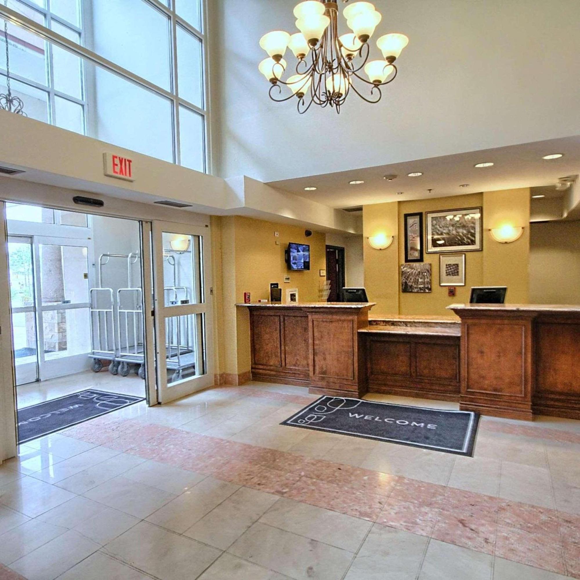 Country Inn & Suites By Radisson, Dearborn, Mi Exterior photo